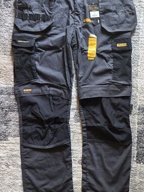 DeWalt Men's Dark Gray Cargo Work Pants with Reinforced Knees
